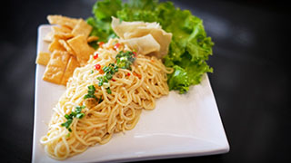 Mie Julit Sinis  Keju