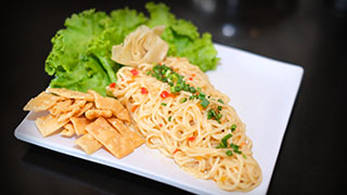 Mie Julit Frontal  Keju