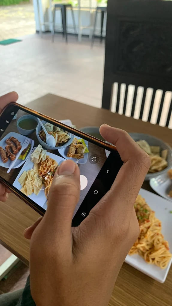 seru di mie nyinyir